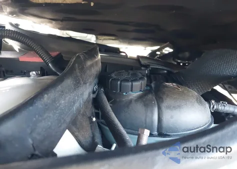 2011 Mercedes-Benz C 300 Sport z USA, uszkodzony, nr VIN WDDGF5EB4BF628654